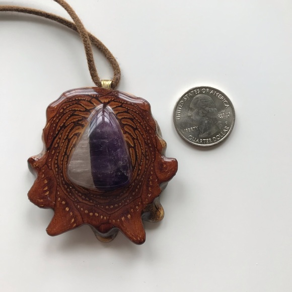 Thirdeye pinecone necklace - Picture 4 of 5